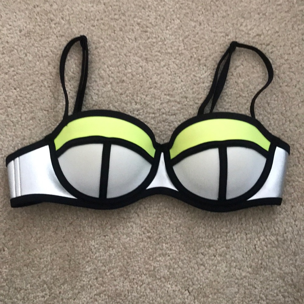 Bikini Top - Picture 1 of 5